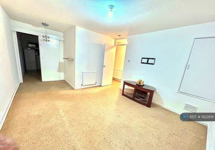 1 Bedroom Maisonette To Rent In Rankin Close, London, NW9