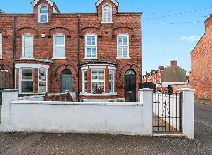 4 Bedroom End Of Terrace House For Sale In Inver Avenue, Belfast, BT15