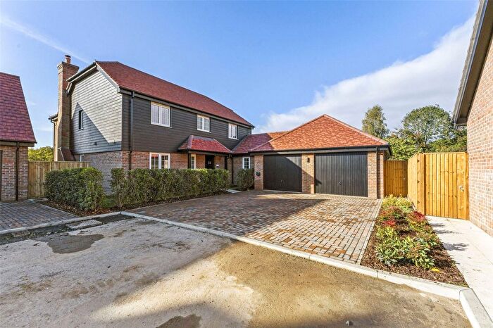 4 Bedroom Country House For Sale In Bowbrook Copse, Charter Alley, RG26