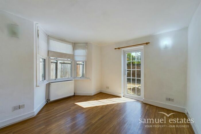 2 Bedroom Flat To Rent In Wellfield Road, London, SW16