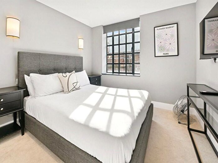 1 Bedroom Flat For Sale In Cable Street, Manchester, M4