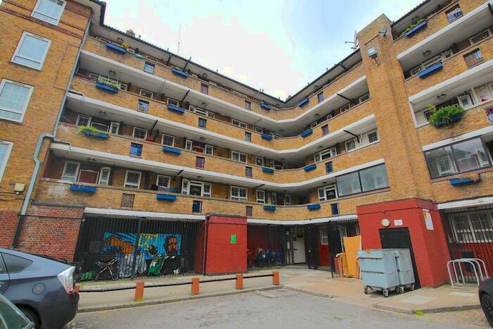 4 Bedroom Flat To Rent In Wades Place, London, E14