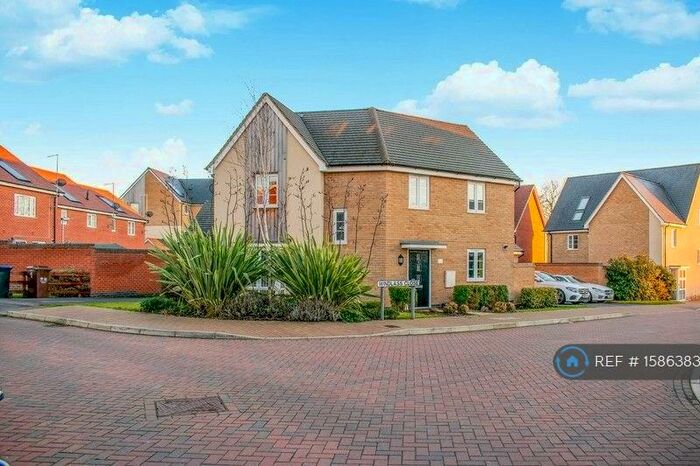 3 Bedroom Detached House To Rent In Windlass Close, Northampton, NN4