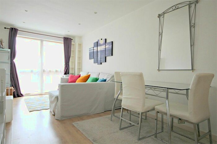 1 Bedroom Flat To Rent In Walm Lane, London, NW2