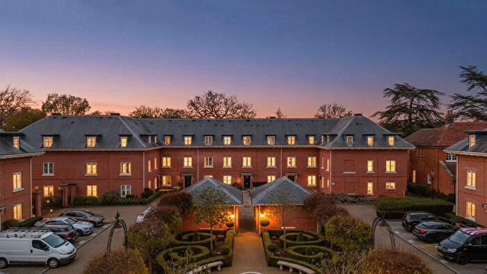 2 Bedroom Apartment For Sale In Henmarsh Court, Balls Park, Hertford, SG13