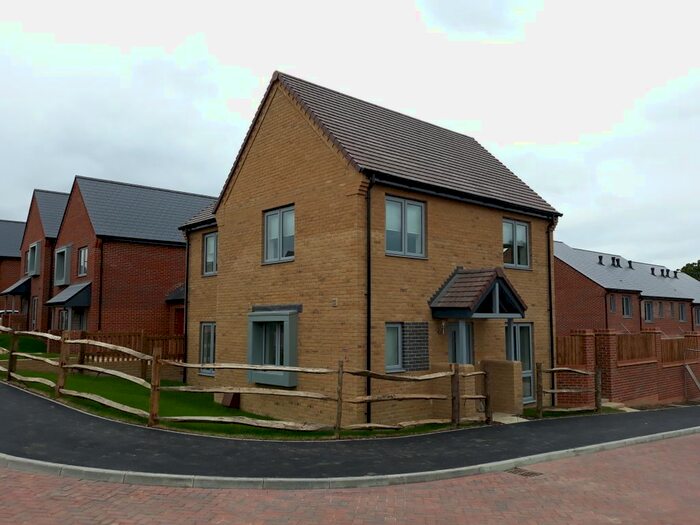 3 Bedroom Detached House To Rent In Elder Close, West End SO30