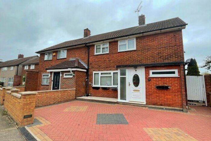 3 Bedroom Property To Rent In Clayburn Circle, Basildon, SS14