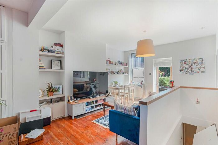 2 Bedroom Apartment To Rent In Solway Road, East Dulwich, London, SE22