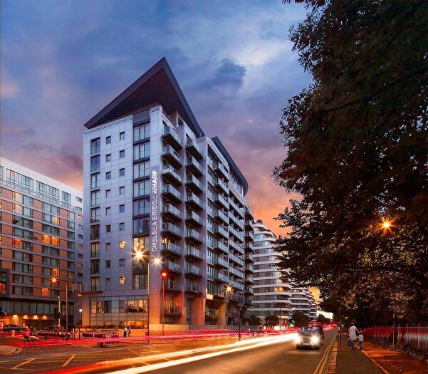 2 Bedroom Flat For Sale In The Parkside Collection, Battersea, SW11