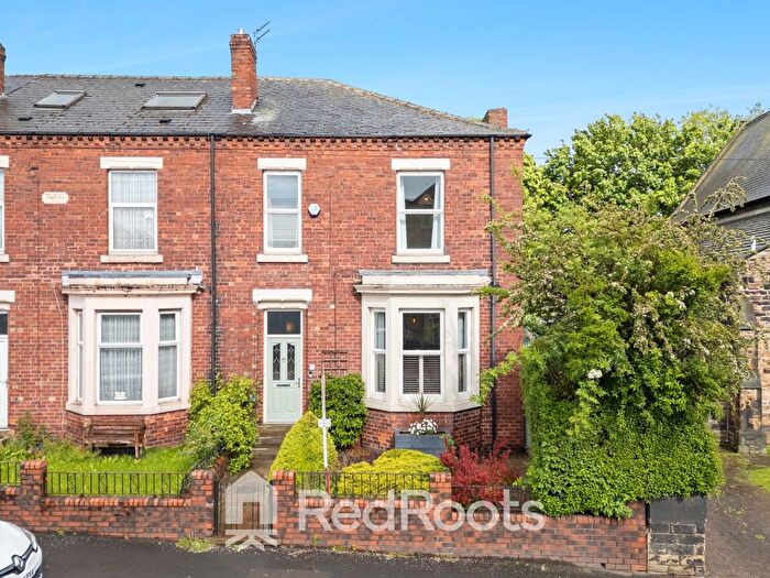 3 Bedroom End Terrace House For Sale In Peterson Road, Wakefield, WF1