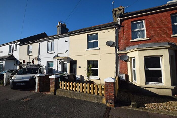 Terraced House To Rent In Ashford Road, Eastbourne, East Sussex, BN21