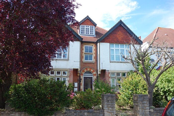 1 Bedroom Studio To Rent In Avenue South, Berrylands, Surbiton, KT5