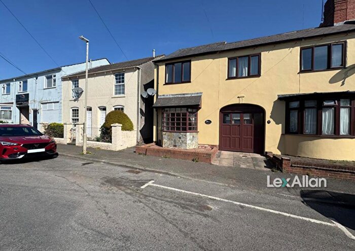 2 Bedroom Semi Detached House For Sale In Blackberry Lane, Halesowen, B63