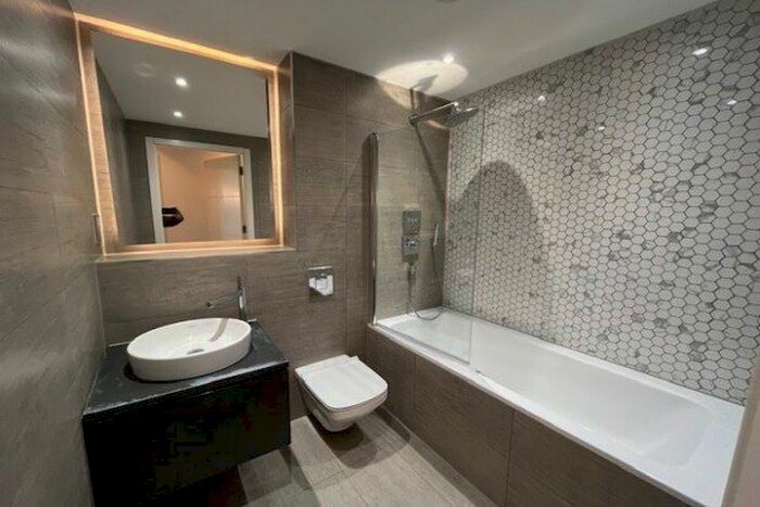 1 Bedroom Flat To Rent In Berkshire Ct Downmill Road, Bracknell, RG12