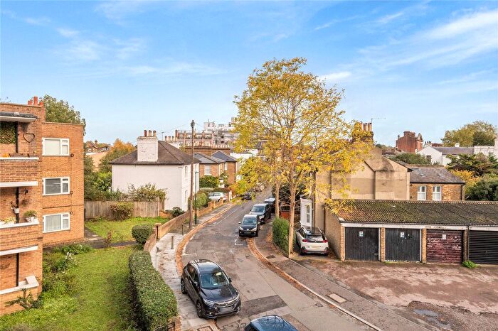1 Bedroom Flat To Rent In Grove Road, Barnes, SW13