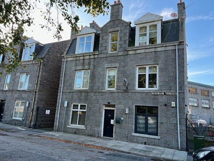 3 Bedroom Flat To Rent In Rosebank Terrace, Ferryhill, Aberdeen, AB11