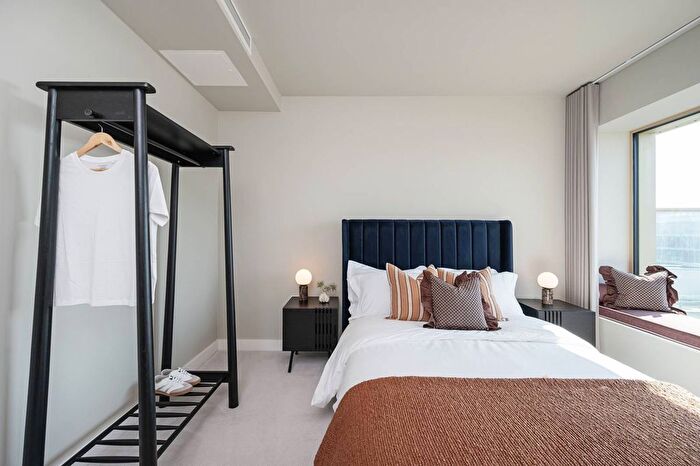 2 Bedroom Flat For Sale In Riverscape, Royal Docks, E16