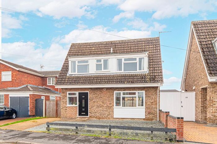 2 Bedroom Detached House For Sale In Herons Close, Lowestoft, NR32