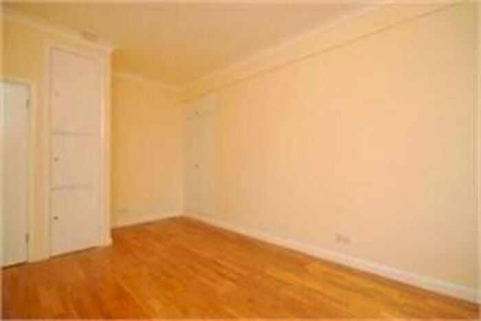 Studio To Rent In Warren Court, Euston Road, London, NW1