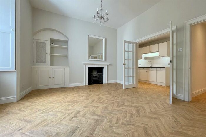 1 Bedroom Flat To Rent In Cavendish Place, Bath, BA1
