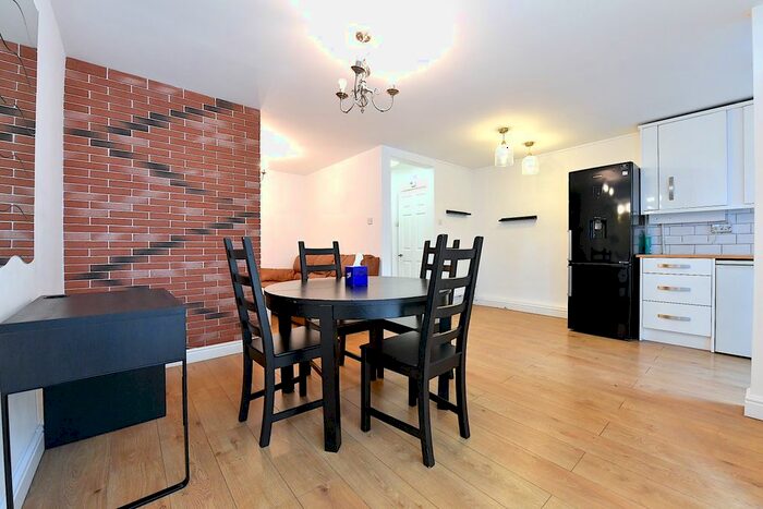 2 Bedroom Flat To Rent In Wisley House, Rampayne St, London, SW1V