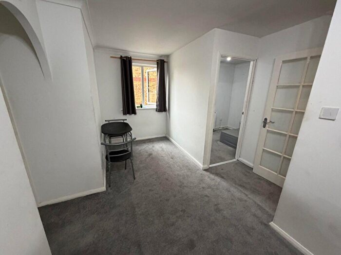 1 Bedroom Apartment To Rent In Vignoles Road, Romford, RM7