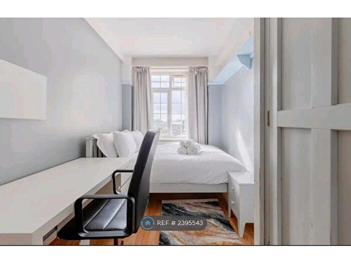 1 Bedroom Flat To Rent In Cambridge Court, London, W2