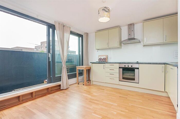1 Bedroom Flat To Rent In Woodberry Grove, London, N4