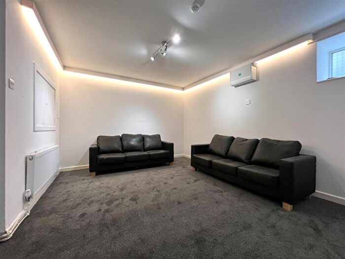 6 Bedroom House To Rent In Crookes Valley Road, Sheffield, S10