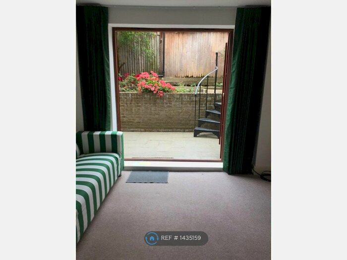 1 Bedroom Flat To Rent In Godolphin Rd, London, W12