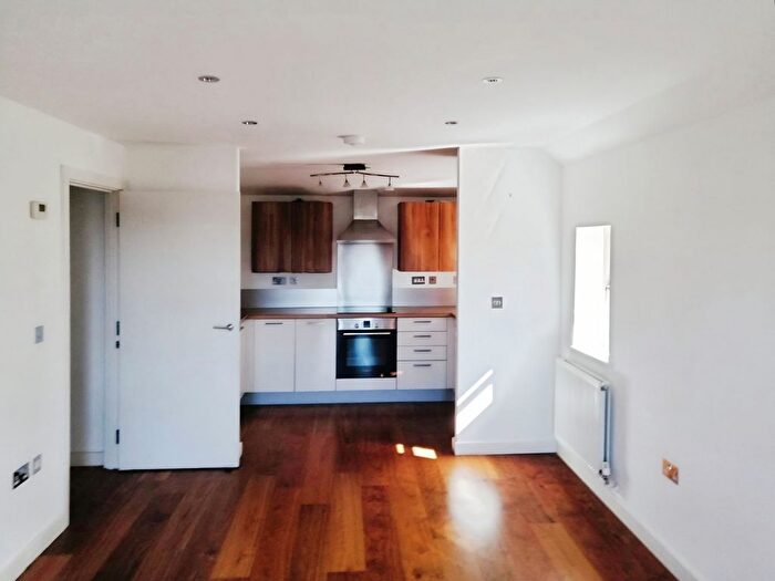 2 Bedroom Flat To Rent In Pinnata Close, Enfield, Middlesex, EN2