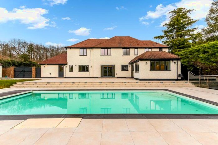 5 Bedroom Detached House To Rent In Vineyards Road, Northaw, EN6