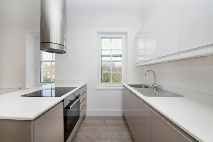 2 Bedroom Flat To Rent In Sunbury Street, London, SE18