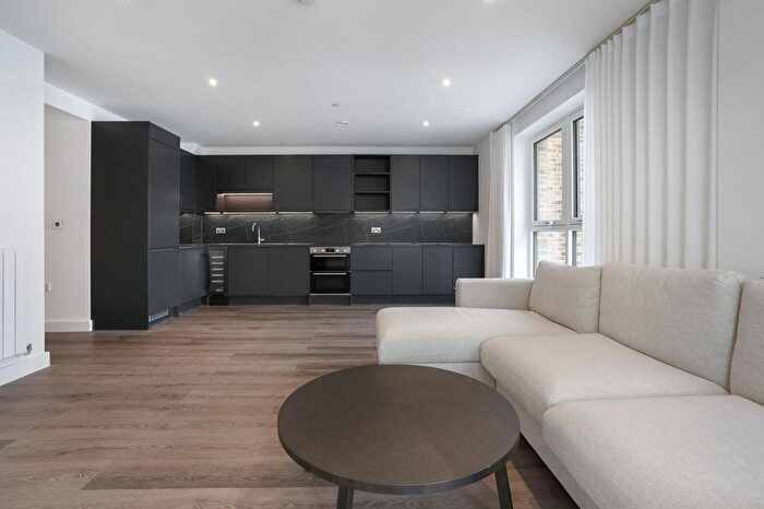 3 Bedroom Flat To Rent In Barber House, Banks Road, London, SE3