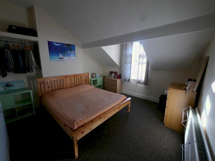 2 Bedroom Flat To Rent In Kirkstall Industrial Park, Kirkstall Road, Leeds, LS4