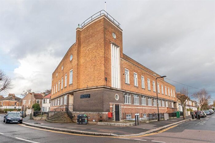 2 Bedroom Flat To Rent In Met House, Leyton, E10