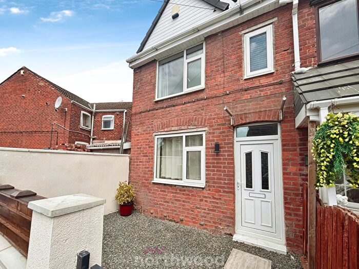 3 Bedroom Terraced House To Rent In Victoria Road, Edlington, Doncaster, DN12