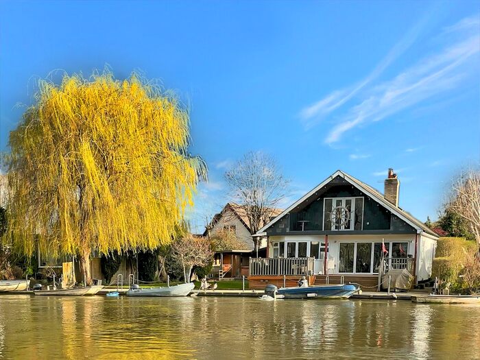 3 Bedroom Detached House To Rent In Pharaohs Island, Shepperton, TW17