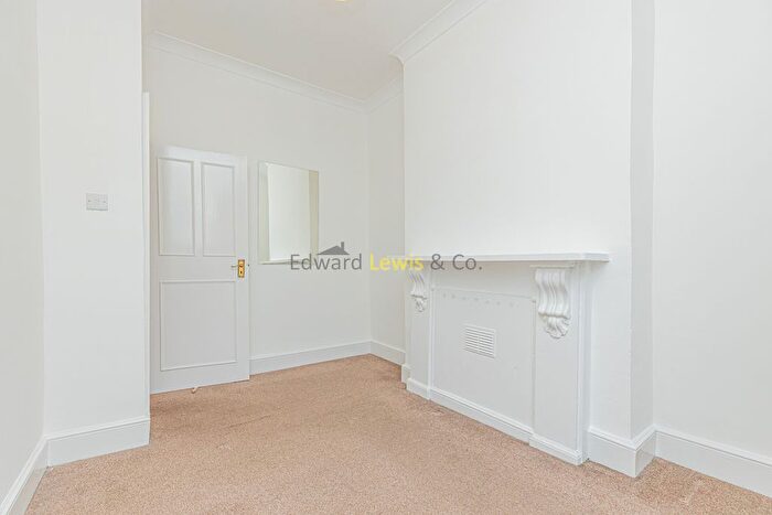 2 Bedroom Flat To Rent In Digby Crescent, London, N4