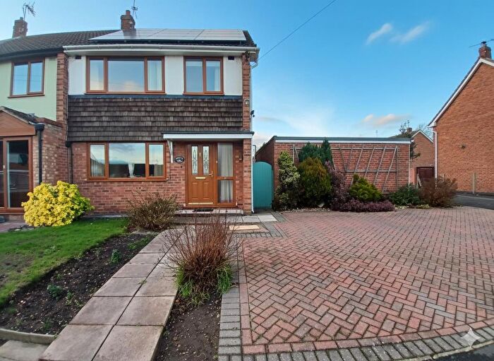 3 Bedroom End Terrace House For Sale In Granby Road, Stockingford, Nuneaton, CV10