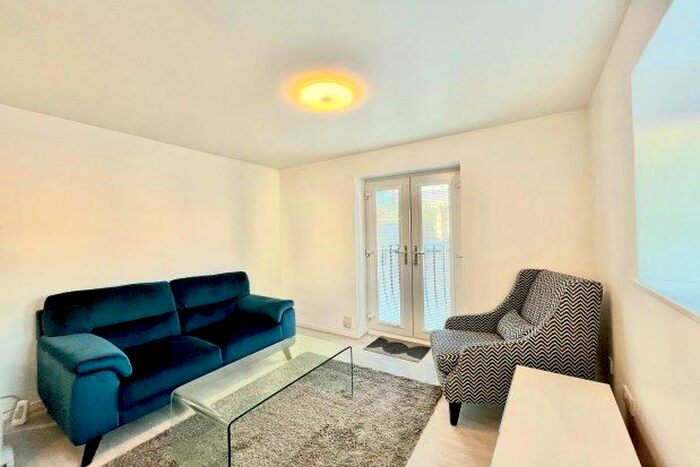 2 Bedroom Flat To Rent In Charlotte Mews, Newcastle Upon Tyne, NE1