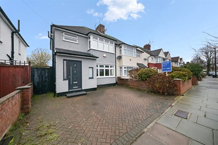 3 Bedroom Semi Detached House For Sale In Whitton Waye, Whitton, TW3
