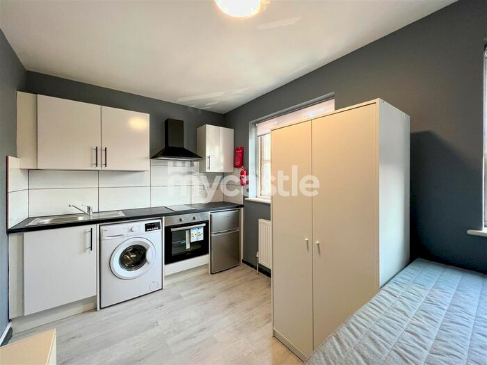 1 Bedroom Property To Rent In Laud Close, Reading, RG1