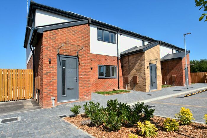 1 Bedroom Flat To Rent In Peel Close, Tatling End, Gerrards Cross, SL9