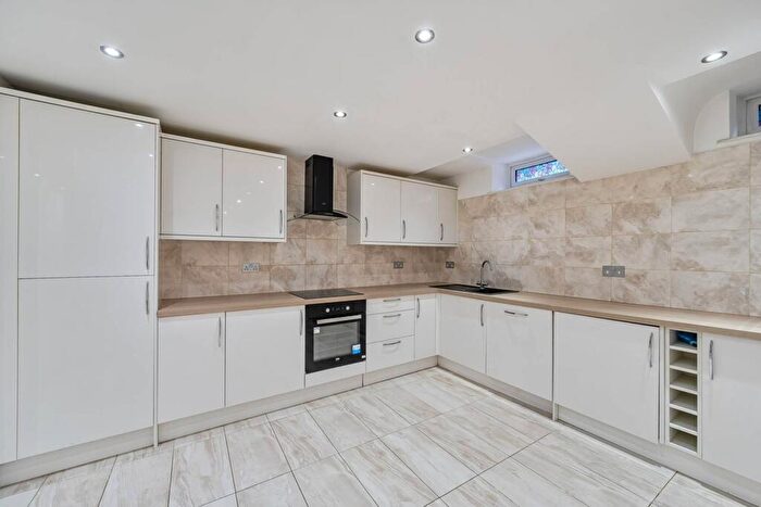 1 Bedroom Flat To Rent In Golders Green Road, Golders Green, London, NW11