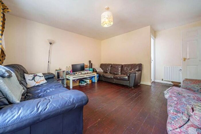 1 Bedroom Terraced House To Rent In Guildford Park Avenue, Guildford, GU2