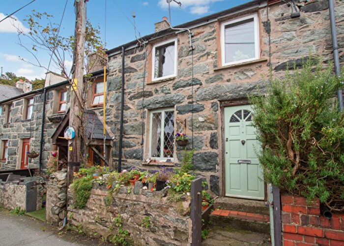 2 Bedroom Terraced House For Sale In High Street, Rhiwlas, Gwynedd, LL57