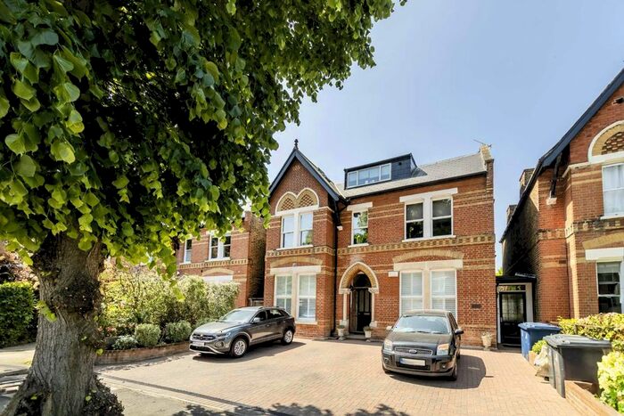 2 Bedroom Flat To Rent In Culmington Road, London, W13