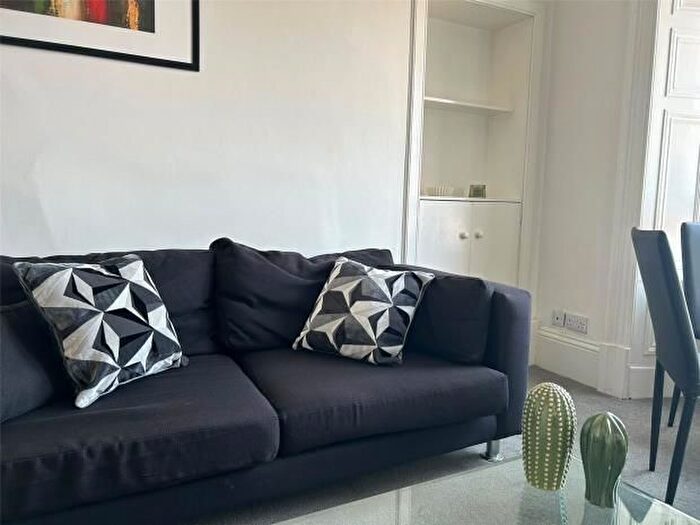 2 Bedroom Flat To Rent In Ogilvie Street, City Centre, Dundee, DD4