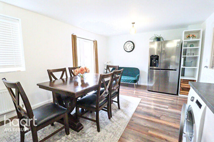 4 Bedroom Detached House For Sale In Sorrel Way, Aylesbury, HP22